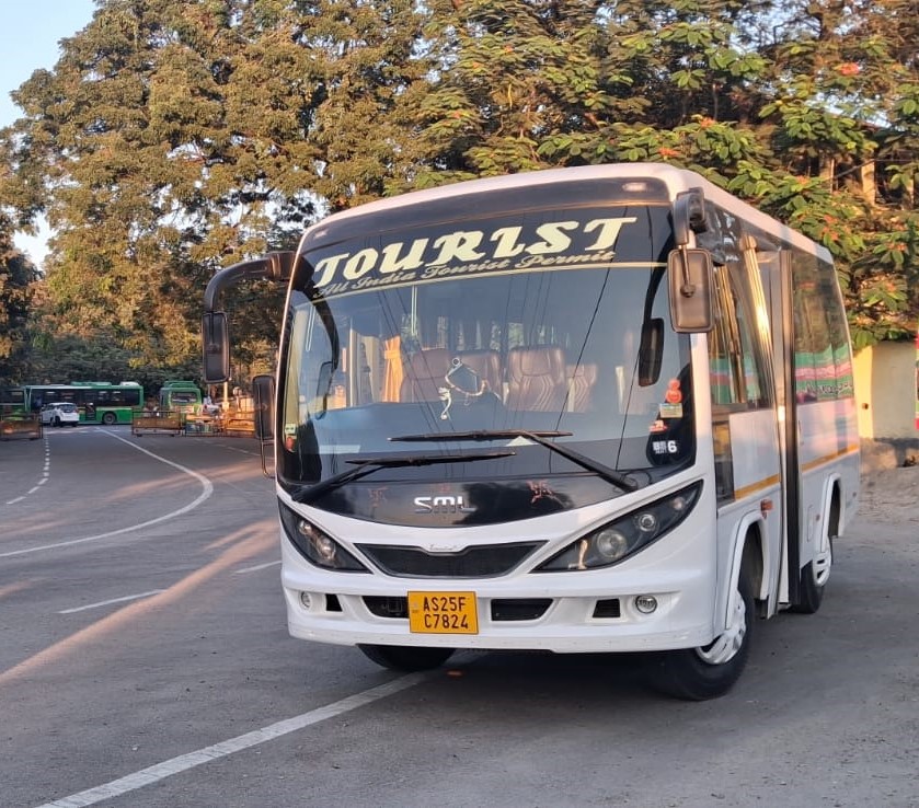SML 22 Seater coach – photo 2